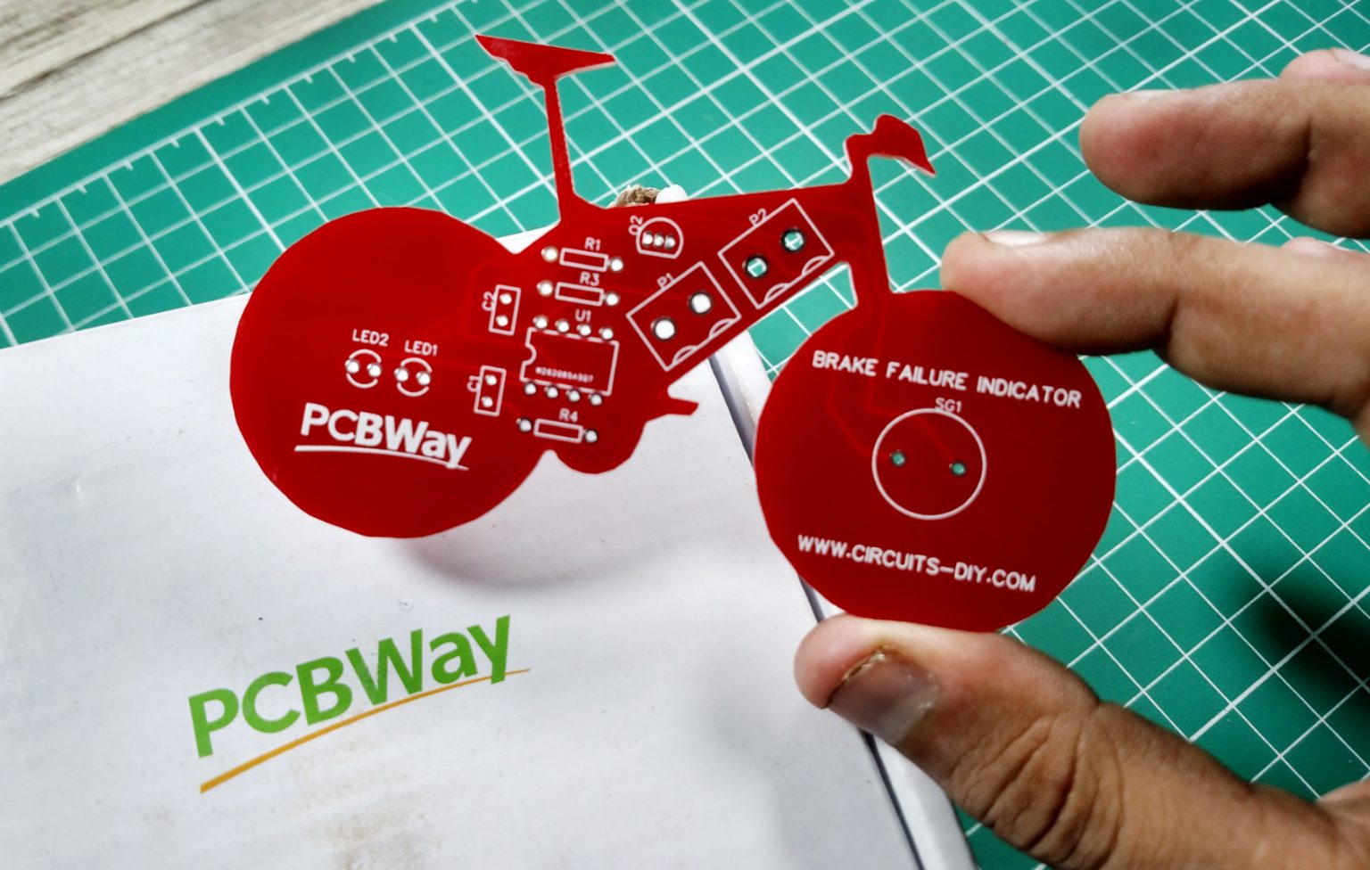 Brake Failure Indicator Circuit using 555 Timer Electronics Project