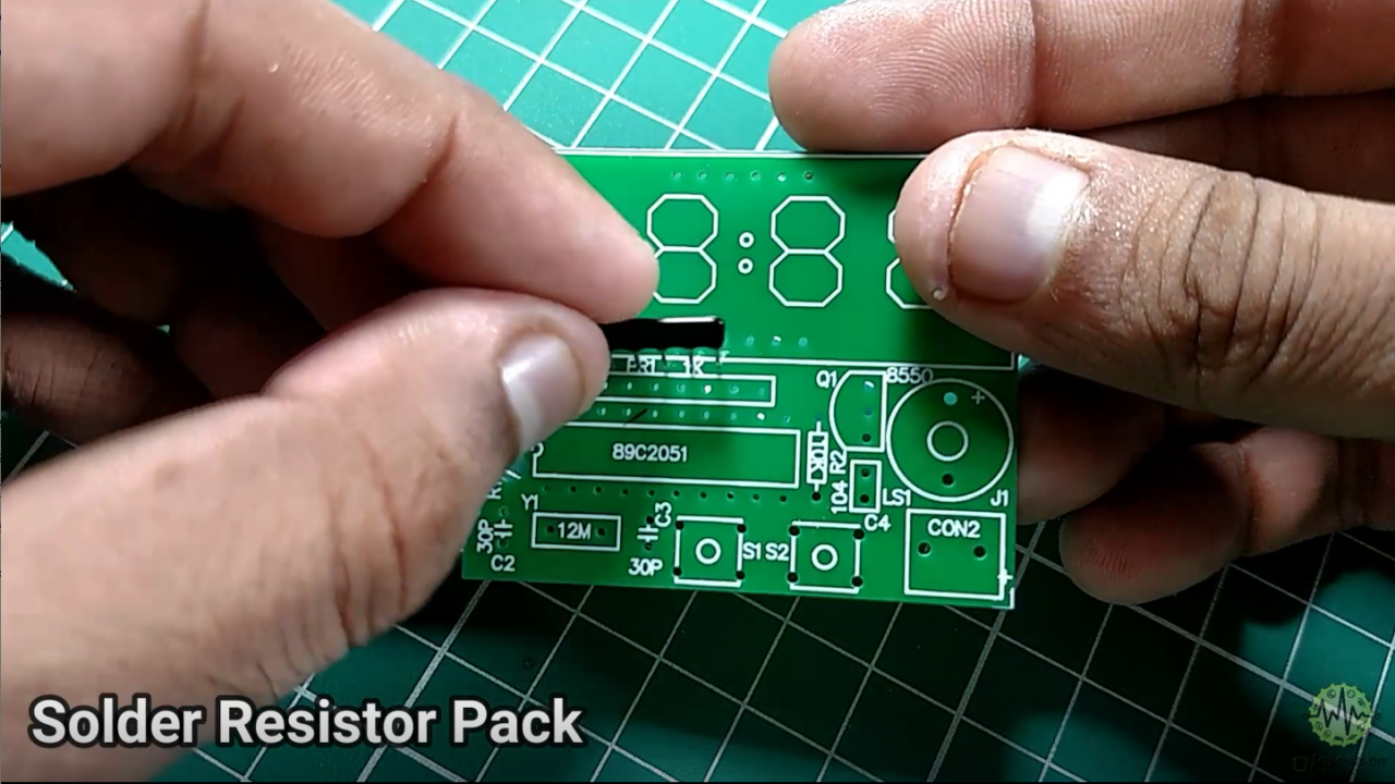 How to make Electronic Digital Clock using AT89C2051 DIY Project